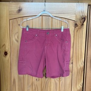 Kuhl high rise cargo style shorts